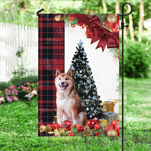 Shiba Inu Flag Sitting In Front Of The Christmas Tree