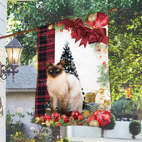 Siamese Cat Flag Sitting In Front Of The Christmas Tree